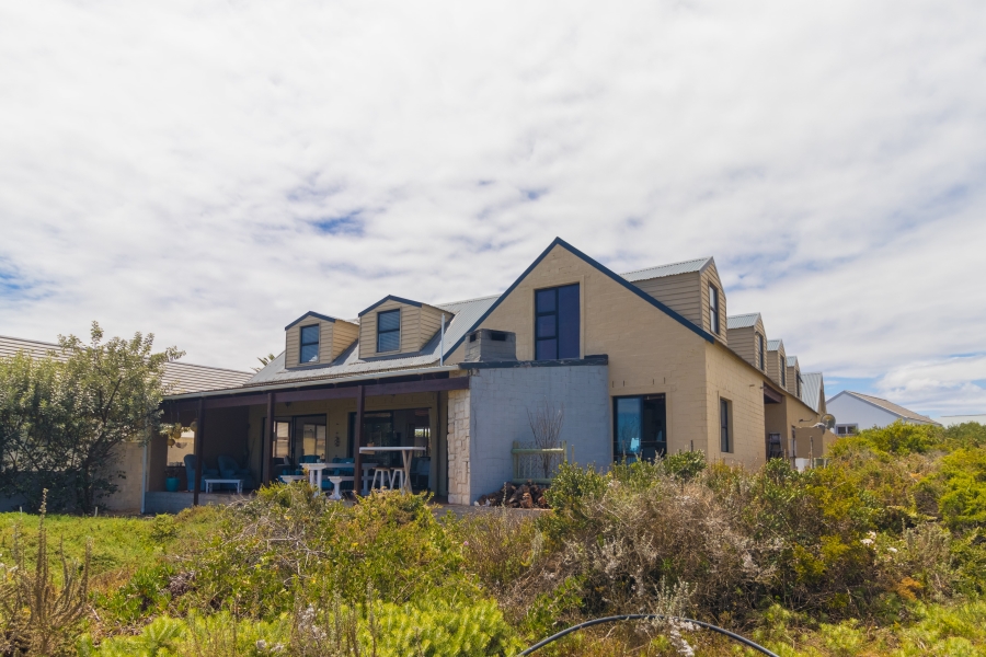 7 Bedroom Property for Sale in Grotto Bay Western Cape